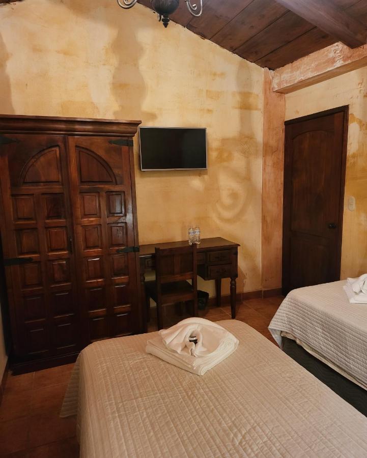 Hotel Y Restaurante Innsbruck Antigua Eksteriør bilde